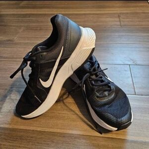 Nike Run Swift 2 Sneakers Womens Size 11 Black Running Shoes Athletic Lace Up